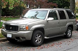 Шины на Cadillac Escalade 2000