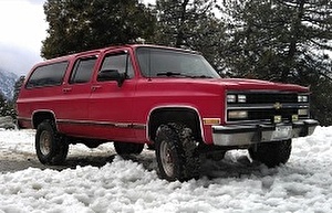 Шины на Chevrolet R2500 Suburban 1989