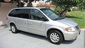 Шины на Chrysler Town & Country 2003