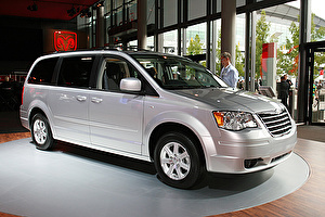 Шины на Chrysler Voyager 2011