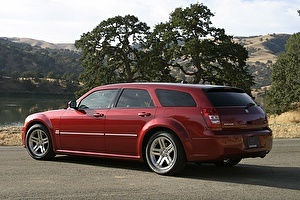 Шины на Dodge Magnum 2004