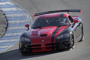 Шины на Dodge Viper 2010