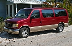 Шины на Ford E-150 Econoline 2011