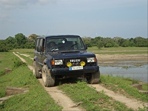 Шины на Isuzu Trooper 1987