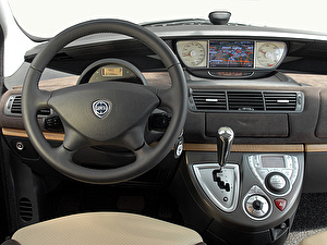 Шины на Lancia Phedra 2008