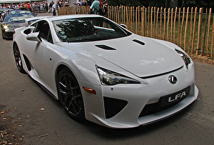 Шины на Lexus LFA 2010