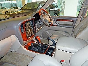 Шины на Lexus LX 2000