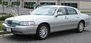 Шины на Lincoln Town Car 2008