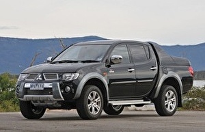 Шины на Mitsubishi Strada 2005