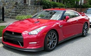 Шины на Nissan GT-R 2012