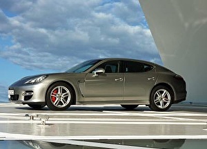 Шины на Porsche Panamera 2015