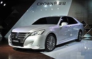 Шины на Toyota Crown 2014