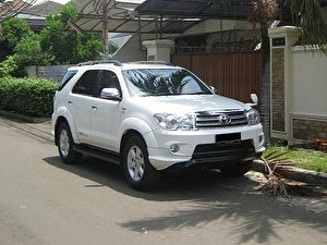 Шины на Toyota Fortuner 2011