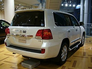 Шины на Toyota Land Cruiser 200 2013