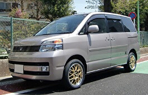 Шины на Toyota Voxy 2001