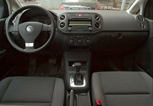 Шины на Volkswagen Golf V Plus 2009