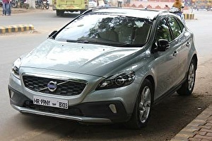 Шины на Volvo V40 Cross Country 2015